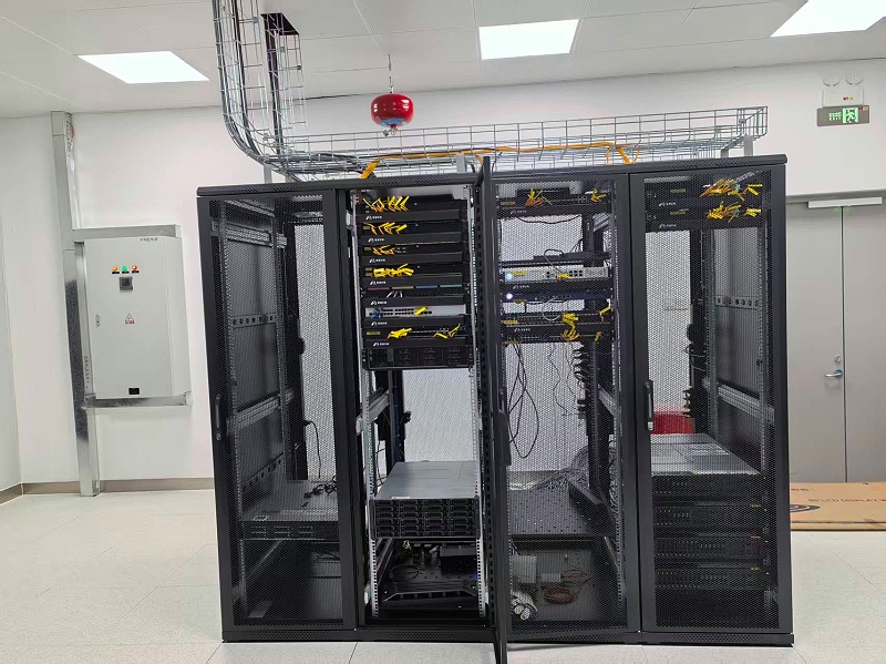 e31e58361f8a4146c4dfa454cc782591