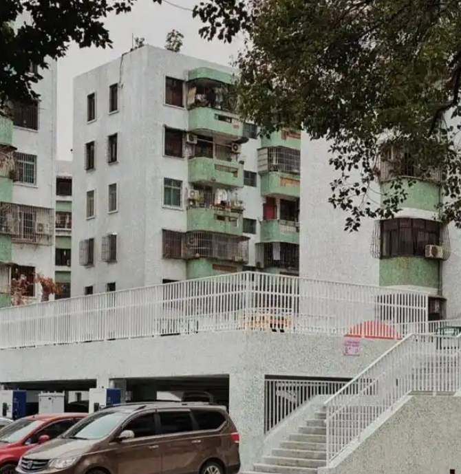 ca9aa558-2123-40e0-aa3f-40a8ef14ada5